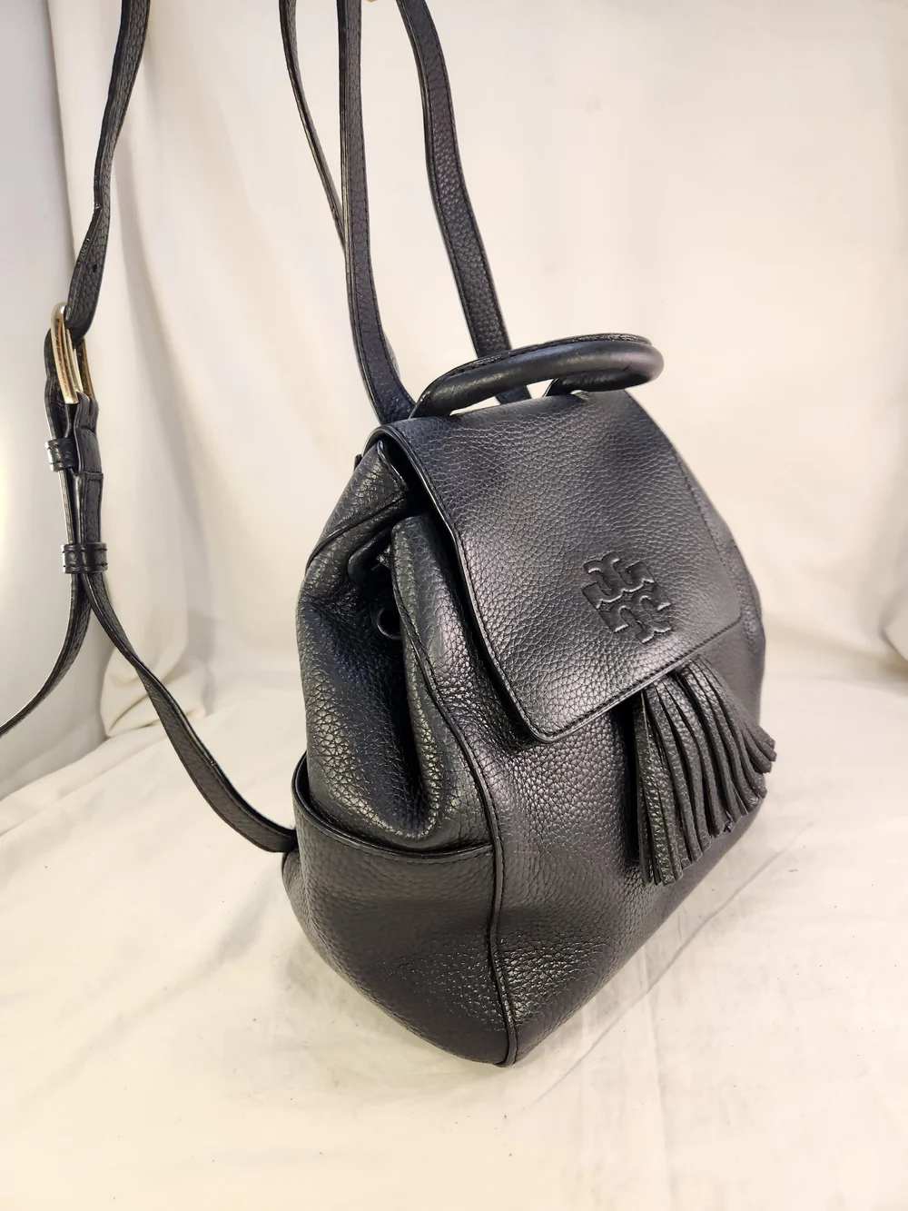 TORY BURCH THEA BLACK PEBBLED LEATHER TASSEL BACKPACK BAG PURSE EXCELLENT